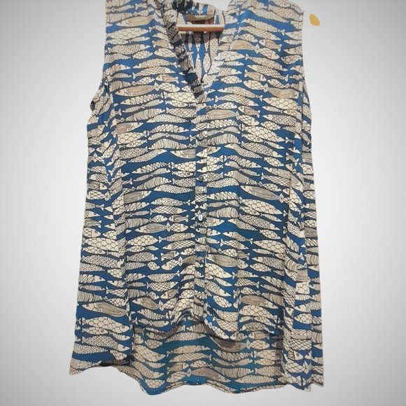 COOL FISH !! - NWOT ALFANI Petite Size 8P - 10 Blue White Fish swimming top - Picture 1 of 8